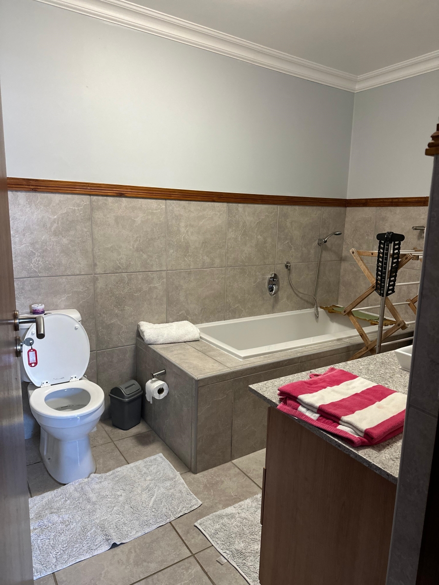 To Let 2 Bedroom Property for Rent in Outeniqua Strand Western Cape